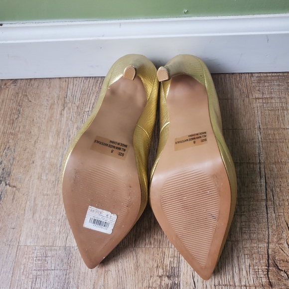 Charlotte Russe Gold Closed Toe High Heels - Picture 4 of 5